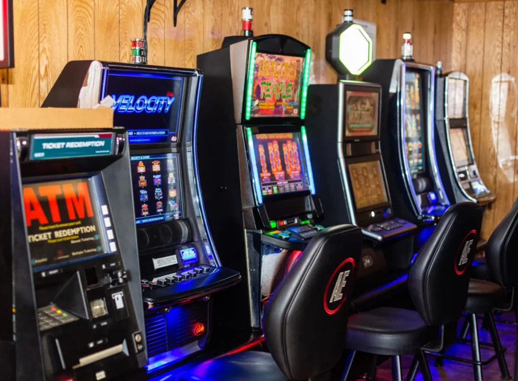 adult gaming slot machines decatur illinois