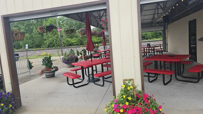 outdoor seating for food and beverage decatur il